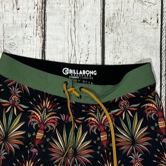 Billabong Beach Summer Board Shorts Bathing Suit Swim Trunks Men's Size 31 - Picture 6 of 7